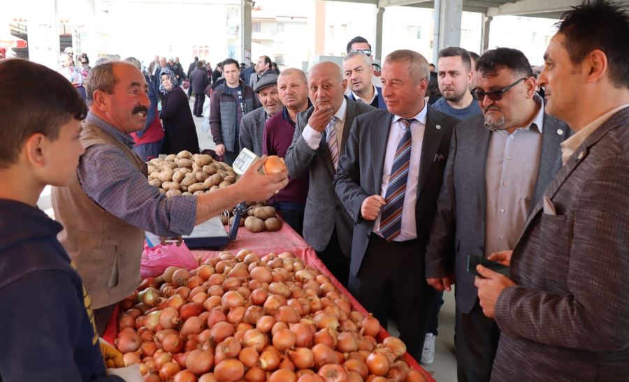 İYİ Parti Milletvekili Adayı Alanları Gece Gündüz Çalışıyor