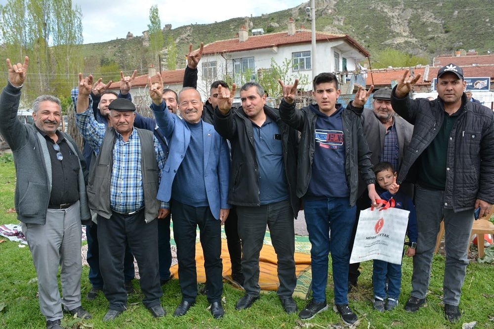 MHP Afyonkarahisar Milletvekili Taytak, Bolvadin ve Çay'da yoğun ilgi gördü