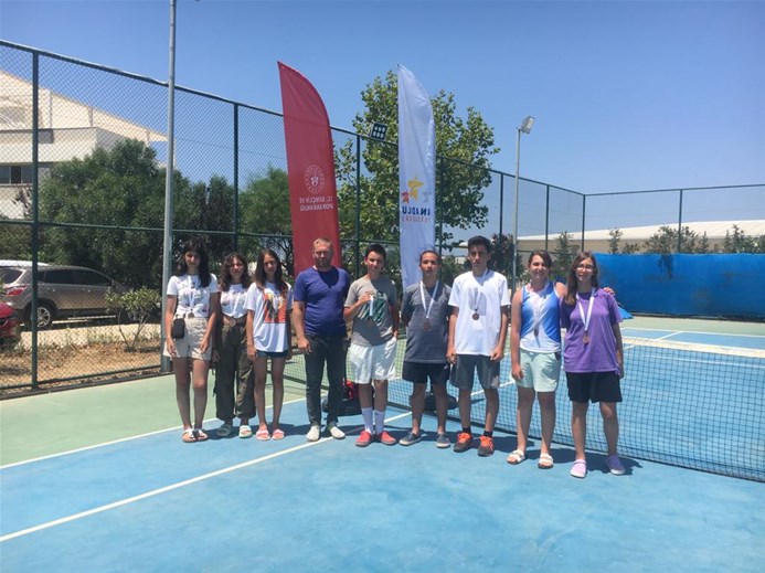 Aydın'da düzenlenen ANALİG Tenis Grup Müsabakaları'nda Afyonkarahisar takımlarının büyük başarısı