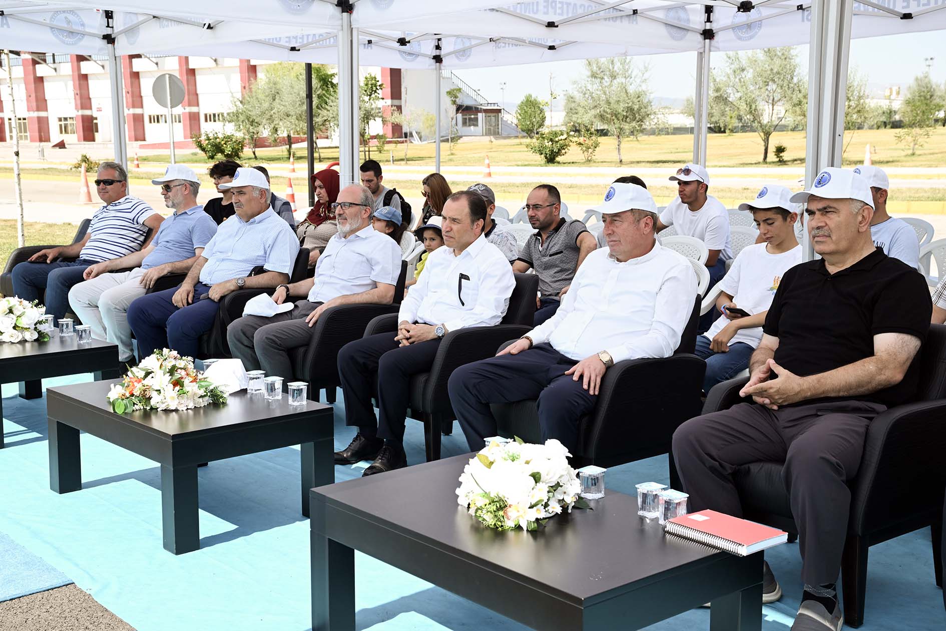 Afyon Kocatepe Üniversitesi ve Afyonkarahisar Belediyesi işbirliğiyle düzenlenen RC Yarış Pisti'nde Türkiye Şampiyonası'nın ikinci ayağı tamamlandı