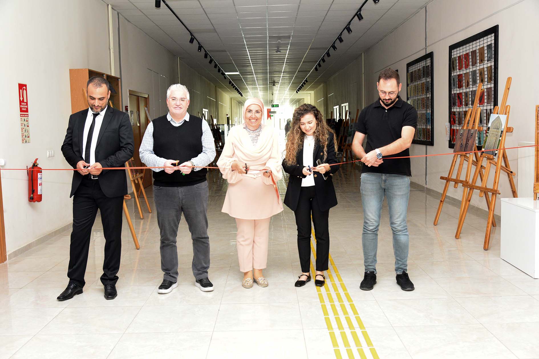 Afyon MYO'da 'Kapı Tokmakları' Fotoğraf Sergisi Açıldı