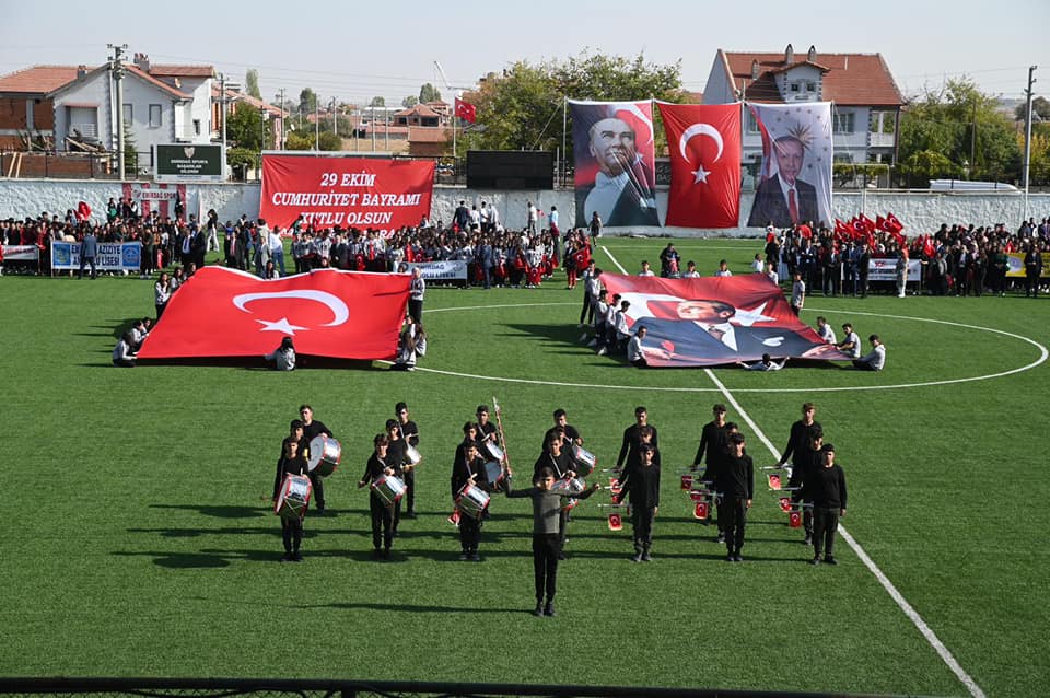 Belediye Başkanı Serkan Koyuncu, Cumhuriyet Bayramı kutlamalarına katıldı.