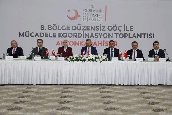 Afyonkarahisar Valiliği, düzensiz göçle mücadele stratejilerinin ele alındığı toplantıya ev sahipliği yaptı.