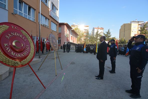 Afyonkarahisar Sandıklı Belediyesi, 10 Kasım Atatürk'ü Anma Günü Töreni düzenledi