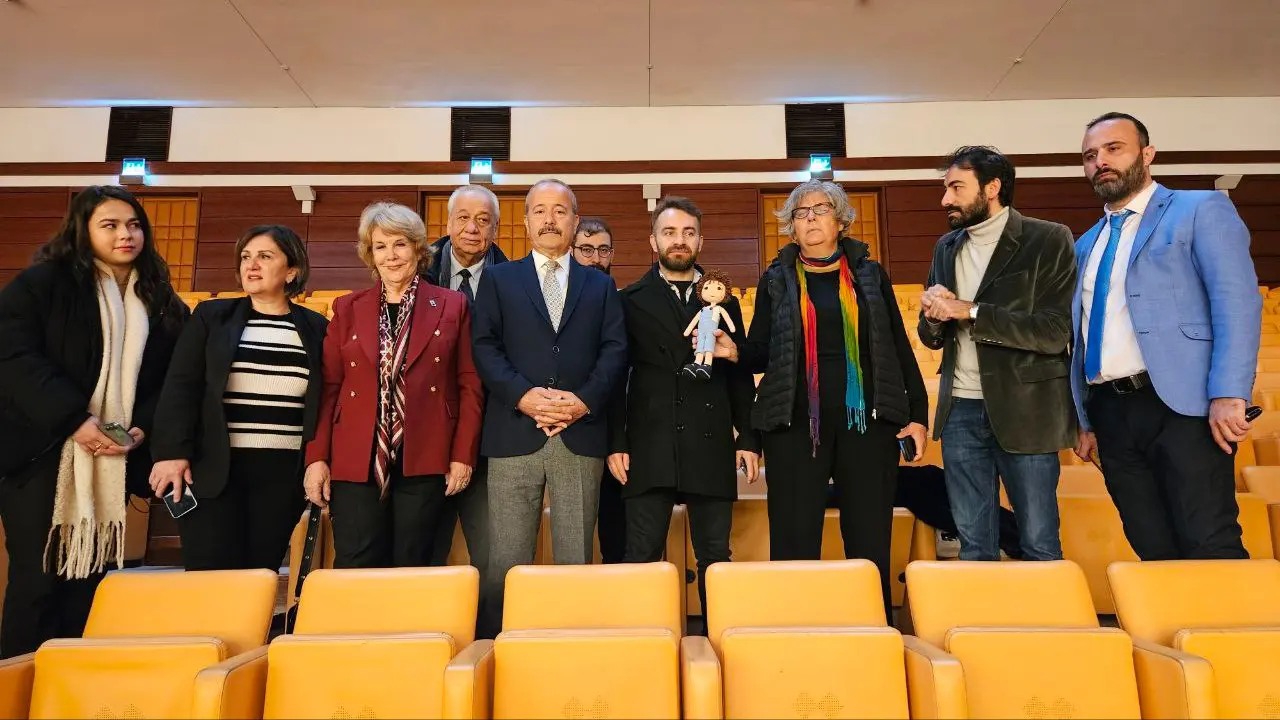 MHP Milletvekili, Afyonkarahisar'da sivil toplum kuruluşları ile bir araya geldiği eğitim programı düzenledi.