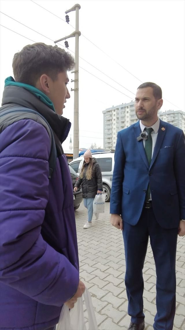 İyi Parti adayı Alper Yağcı, Afyonspor'un sorunlarına dikkat çekti.