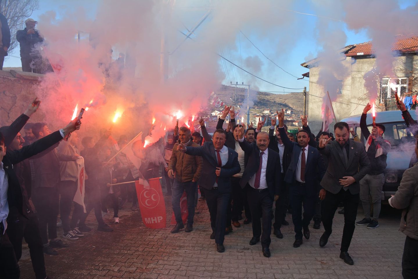 Milliyetçi Hareket Partisi, Yeni İrtibat Bürosuyla Örgütlenme İçin Adım Attı