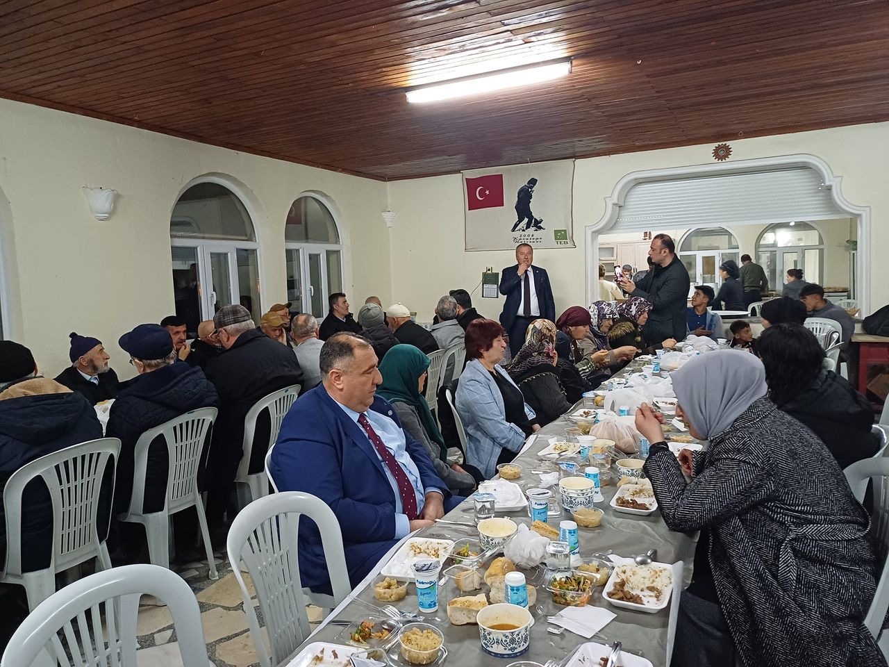 İyi Parti Miletvekili Hakan Şeref Olgun, Gökçeyayla Mahallesi'nde Vatandaşlarla İftar Yaptı