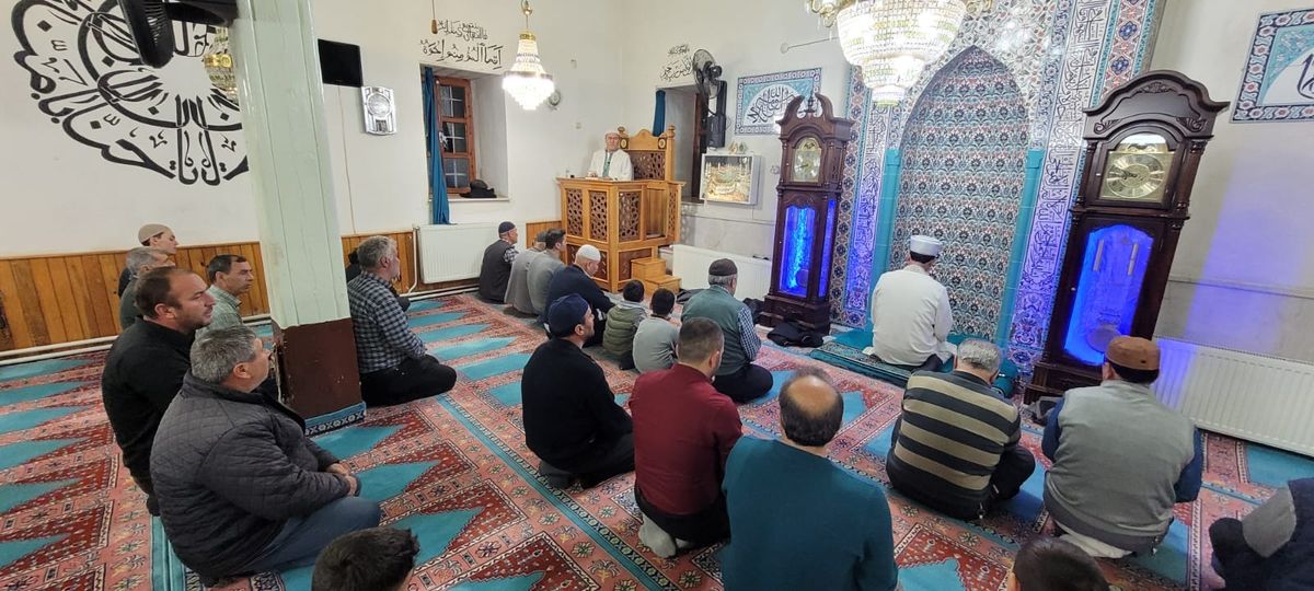 Gebeceler Kasabası'ndaki Eski Camii, Ramazan programıyla dolup taştı