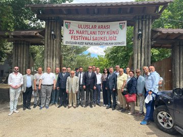 İYİ Parti Milletvekili Hakan Şeref Olgun, Eskişehir'deki Kafkas Festivali'ne katıldı