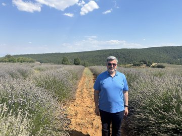 Avukat Ali Özkaya, Lavanta Hasadı ve Yağ Tesisini Ziyaret Etti