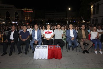 Olimpiyat Oyunları'nda Tarihi Başarı: Filenin Sultanları Yarı Finalde