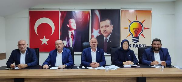 Ak Parti Akyazı İlçe Teşkilatı Haftalık Toplantı Yaptı