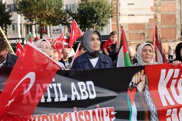 Afyonkarahisar Valisi Filistin Mağduriyetlerini Anmak İçin Yürüyüşe Katıldı