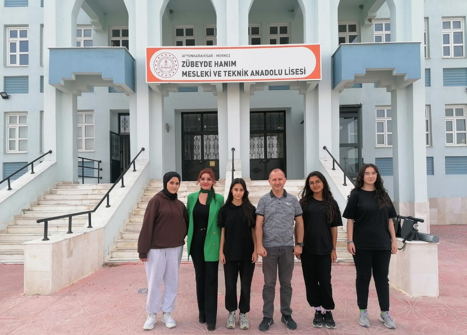 Afyonkarahisar Zübeyde Hanım Mesleki ve Teknik Anadolu Lisesi'nde Meslek Seçimi Bilgilendirme Sunumu Gerçekleştirildi