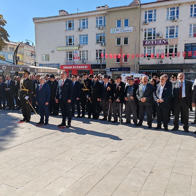 29 Ekim Cumhuriyet Bayramı Dolayısıyla Dinar'da Çelenk Sunma Töreni Gerçekleştirildi