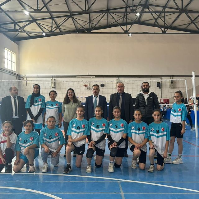 İlçe Voleybol Turnuvası Başladı