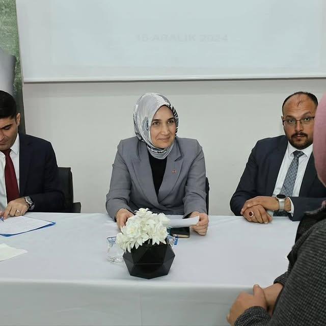 Vali Kübra Güran Yiğitbaşı, Kaymakam Osman Emre Öztürk ve Belediye Başkanı Halil İbrahim Bodur'dan Halk Toplantısı