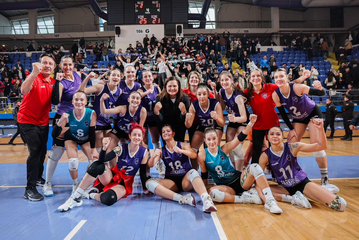 Afyon Belediye Yüntaş Voleybol Takımı Lige 3-0'lık Galibiyetle Başladı