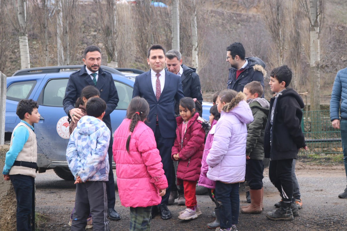 IHYA Projesi: Askıda Kıyafet Uygulaması İle İhtiyaç Sahiplerine Yardım