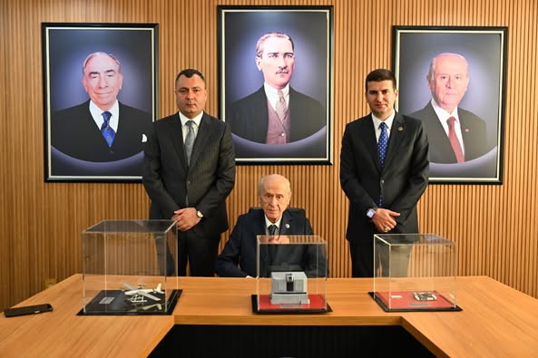 Bahçeli, Ülkü Ocakları Eğitim ve Kültür Vakfı'nı Ziyaret Etti
